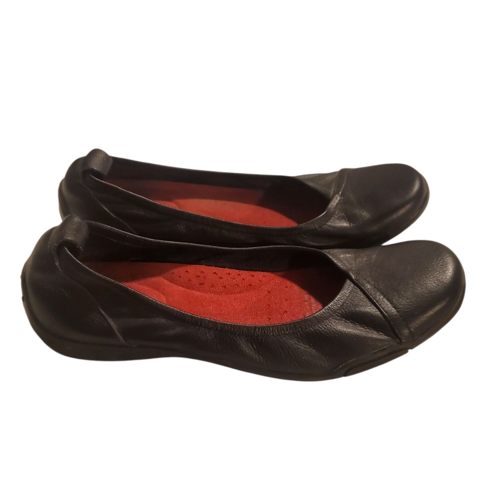 Naturalizer Black Leather Women's Flats